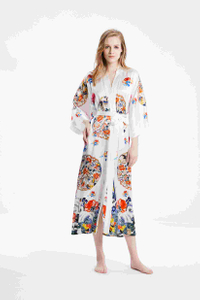 Beste Damen in voller Länge echte Maulbeerseide weißer Kimono Bademantel Nachthemd gedruckt Stil Fabrik Großhandel