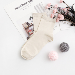 Chinesische Lieferanten-Frauen beste Seidensocken schwarz weiße atmungsaktive Socken für alle Jahreszeiten