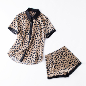 Großhandels-Pyjama-Set aus reiner Maulbeerseide mit Leopardenmuster für Damen