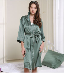 Beste Damen-Grüner kurzer Stil Seiden-Kimono-Robe Plus Size In loser Schüttung